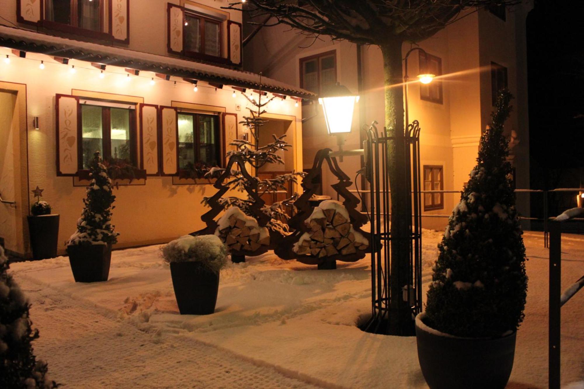 Gasthaus Und Pension Zur Linde Rot an der Rot Exterior photo